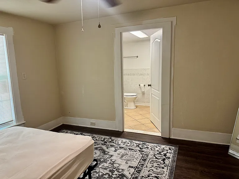 1724 E Maxwell St — Photo 8