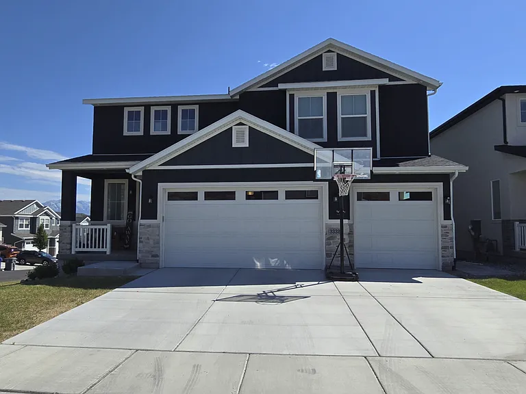 3332 S Heathercrest Dr — Photo 1