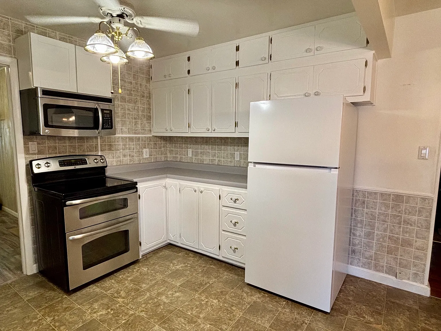 3 bed, 1288 sqft, $1,470 — Photo 3