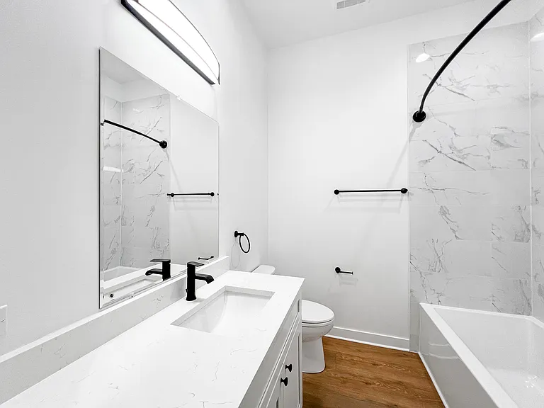309 W Chicago Ave #302 — Photo 23