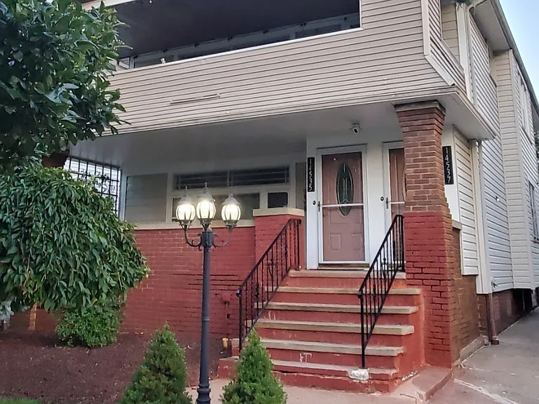 14537 Garfield Ave — Photo 2