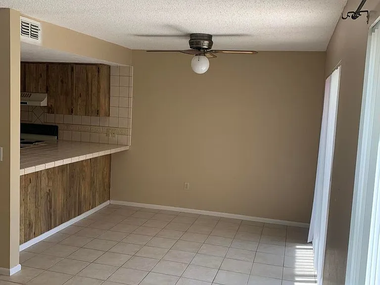 8721 Lantana Ct — Photo 3