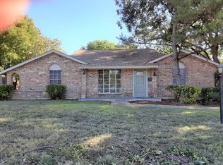 9050 Van Deman Ct, Benbrook, TX 76116