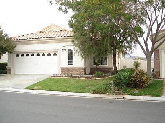 1st image of 464 Brooklawn Dr