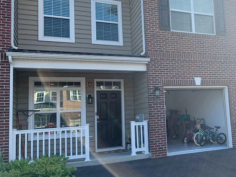 16760 River View Cir — Photo 2
