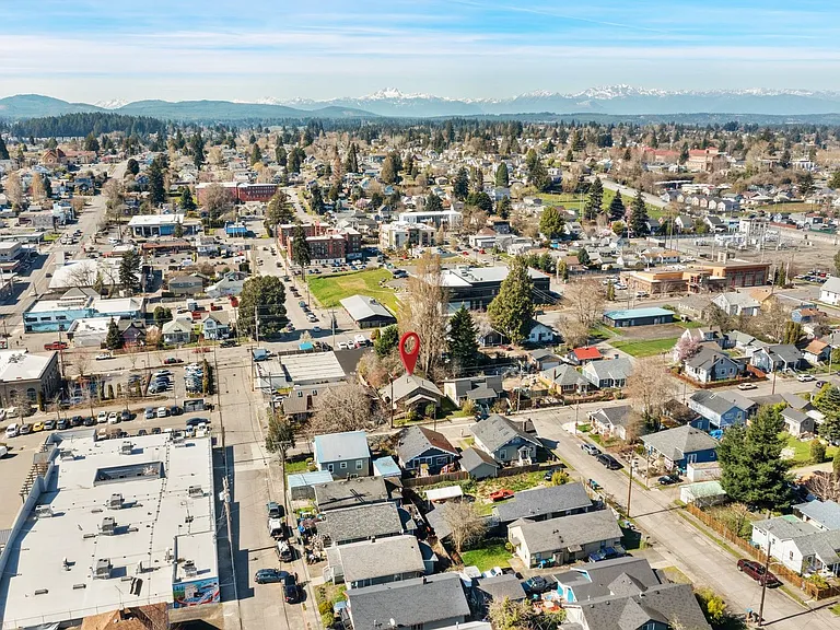 709 McKenzie Ave — Photo 40