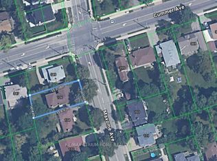 106 Maxome Ave, Toronto, ON M2M3K4