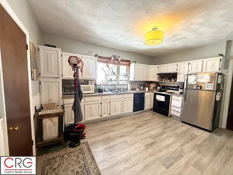 4 bed, 1550 sqft, $4,000 — Photo 1