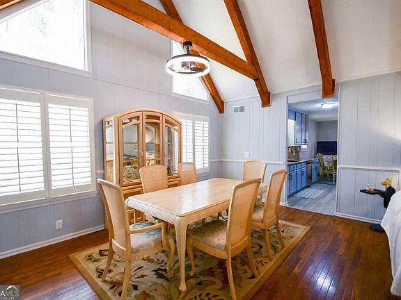 5th image of 320 Sherwood Rd