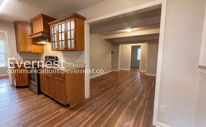 8474 Charleston Dr — Photo 6
