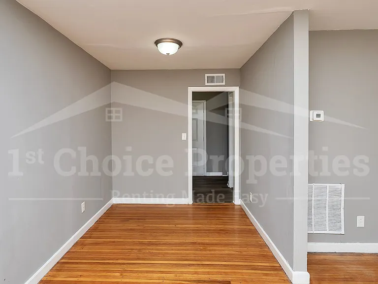 5808 Avenue O — Photo 8