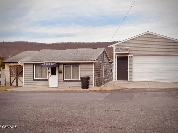 1551 W Holly St, Coal Township, PA 17866