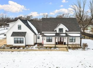 702 Viney Grove Rd, Prairie Grove, AR 72753