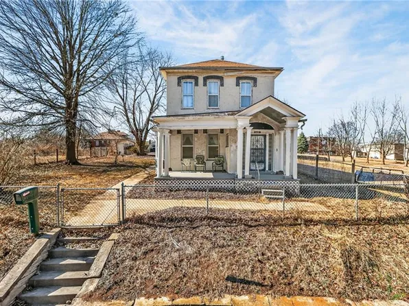 212 S 17th St, Saint Joseph, MO 64501
