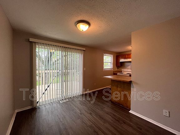 4th image of 2702 N Fairhaven Dr