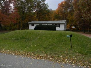 114 Kevins Ln, Tannersville, PA 18372