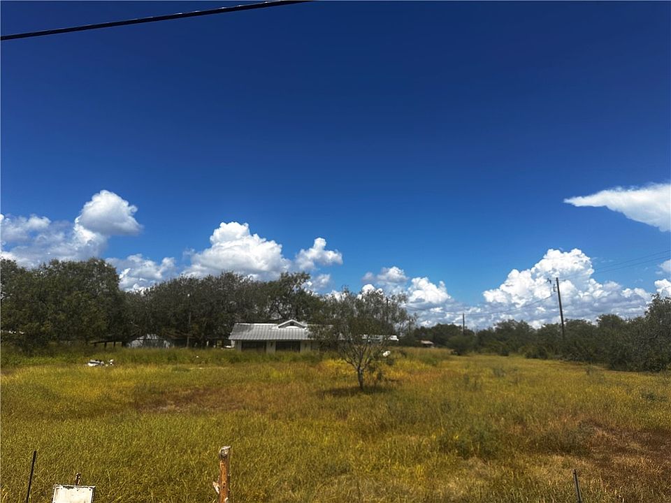 2nd image of 206 Bayview Drive