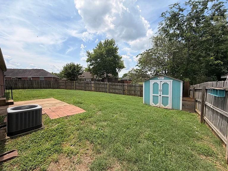 7003 Clara Ct — Photo 22