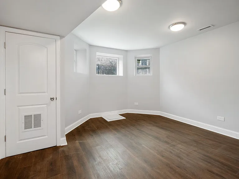 4928 S Saint Lawrence Ave #B — Photo 4