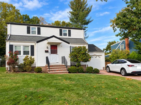 35 Lexington Ave, Cresskill, NJ 07626