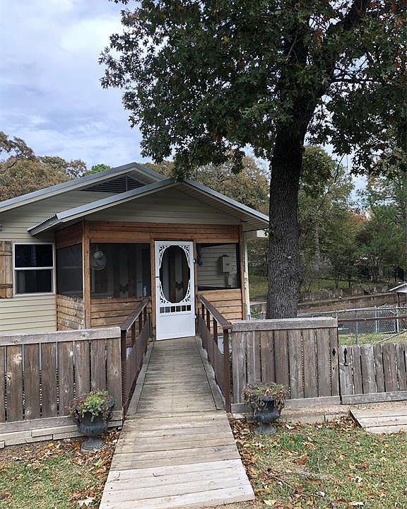 1st image of 206 Harbor Dr