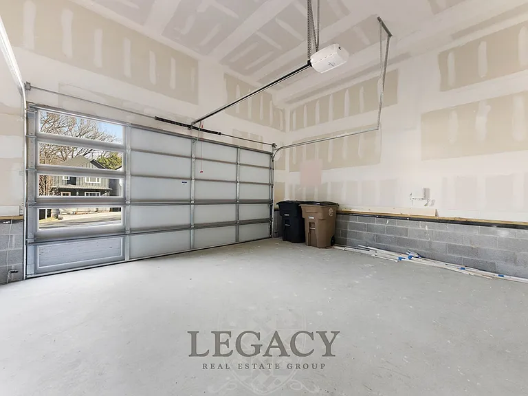 2027 Rosemary Ln — Photo 31