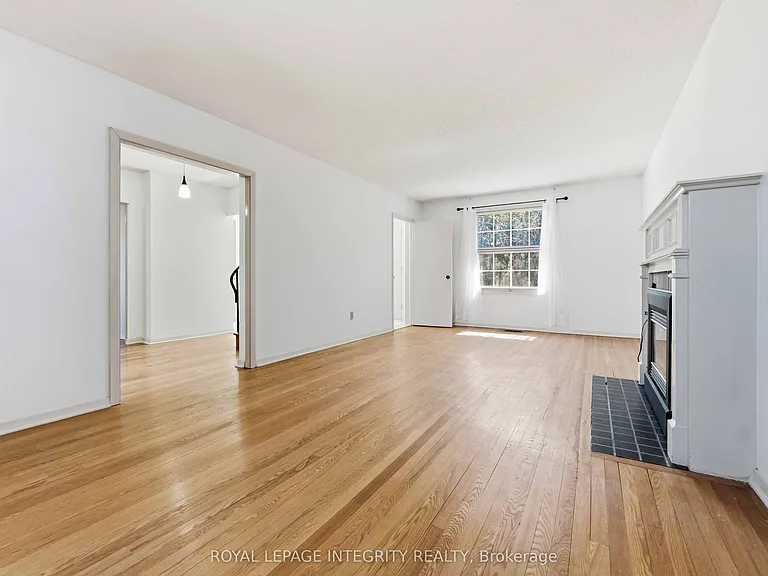 1842 Playfair Dr — Photo 5