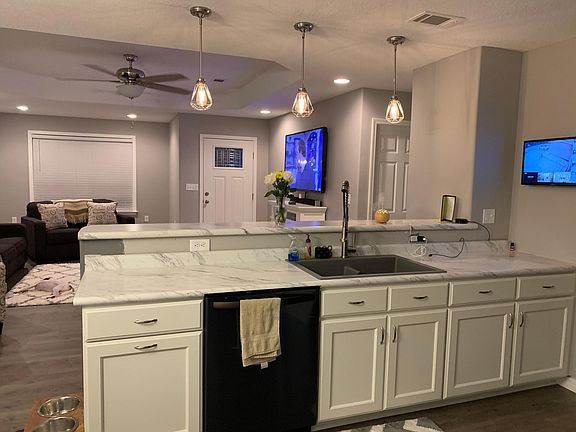 4th image of 143 Michaelangelo Rd