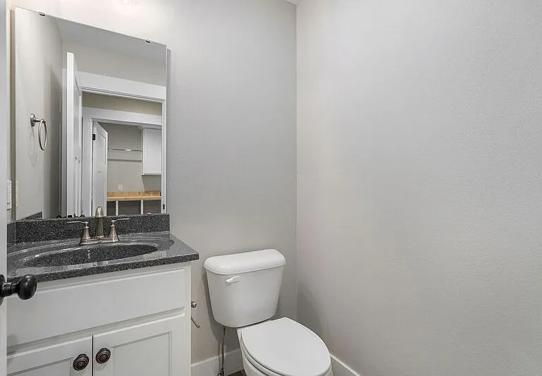 1120 N Clay Ave — Photo 13