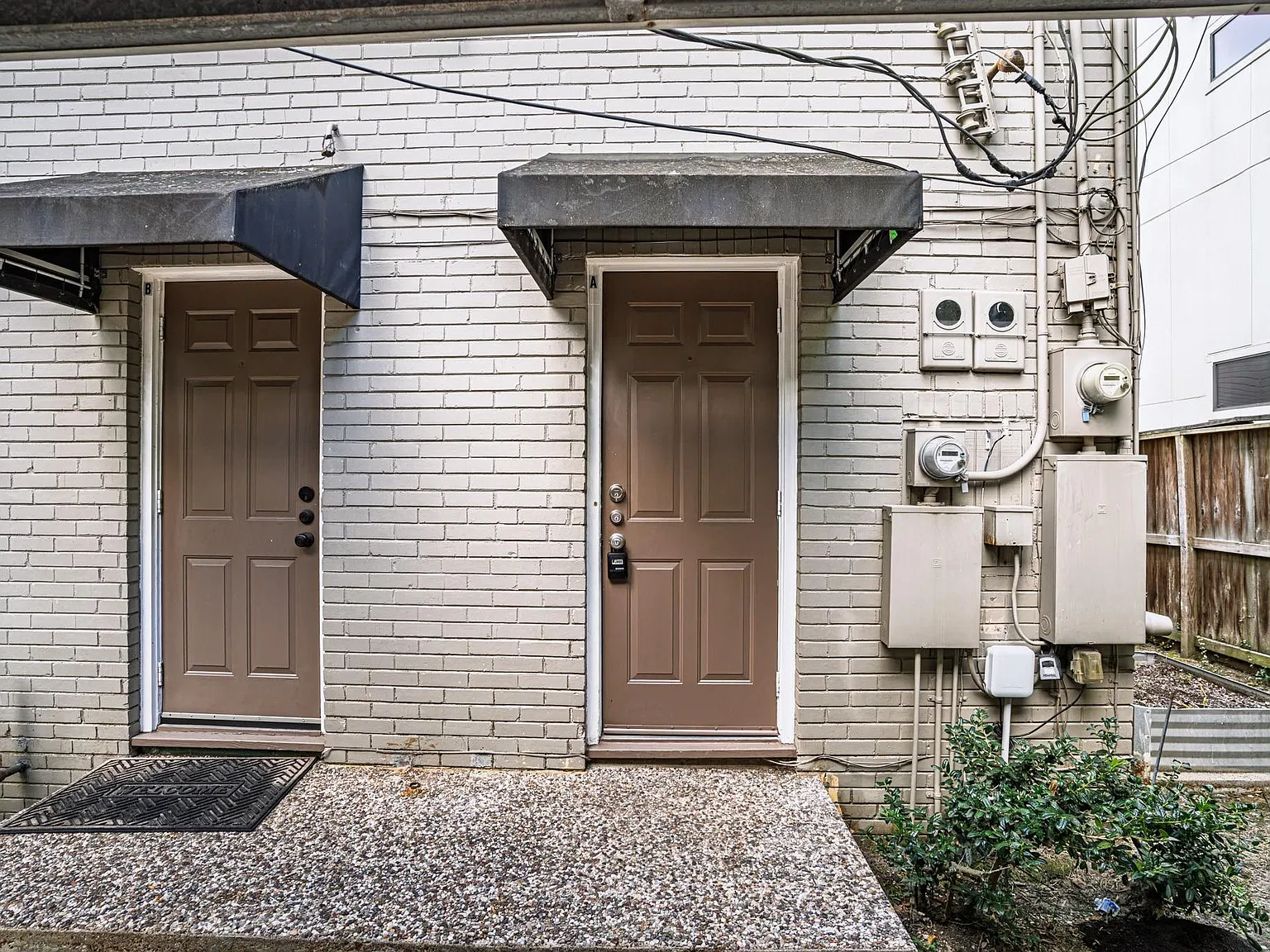 2 bed, 1.0 bath, 1409 sqft, $2,000 — Photo 4