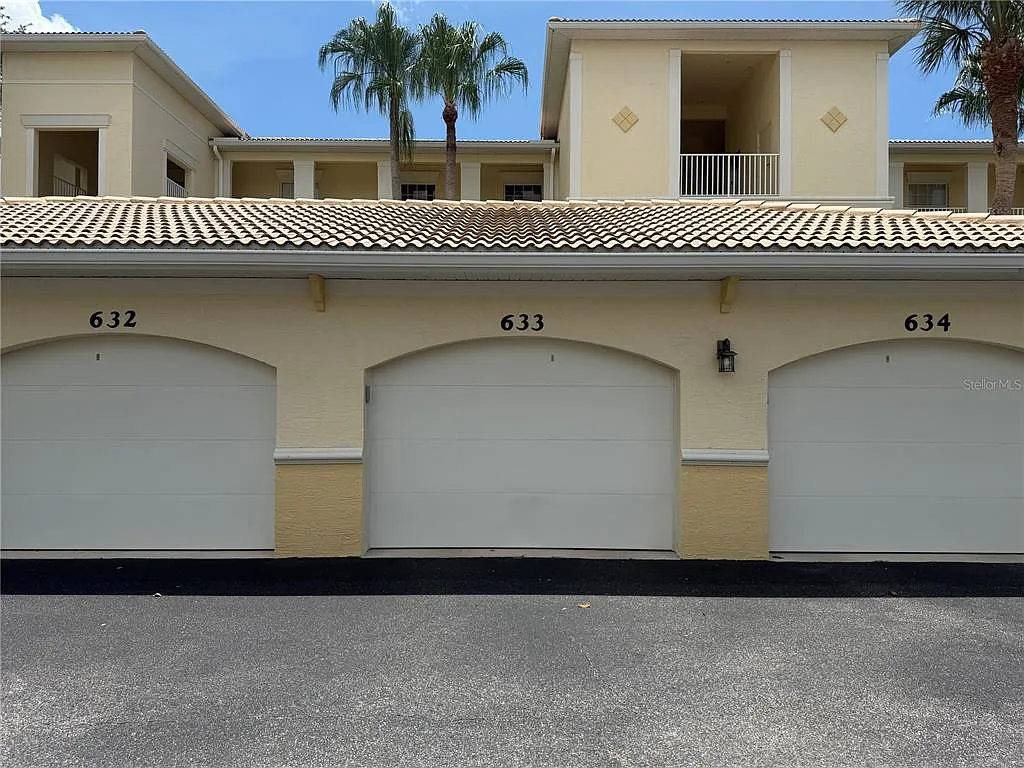 2 bed, 2.0 bath, 1334 sqft, $2,000 — Photo 4