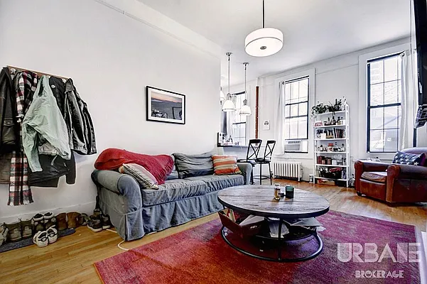 Rented by Urbane Brokerage | media 18