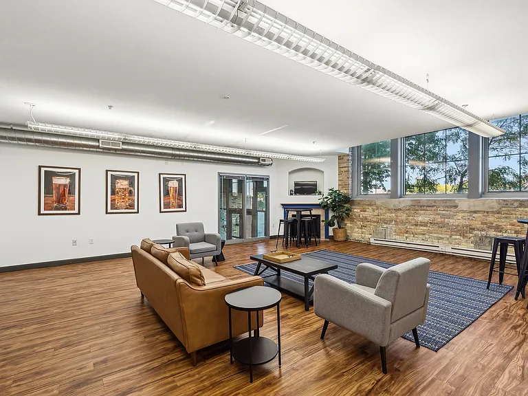 Blue Ribbon Lofts — Photo 13
