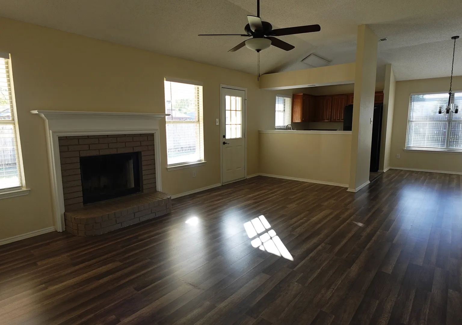 303 Branson Rd — Photo 2