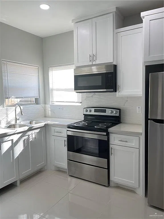 3 bed, 2.0 bath, 1075 sqft, $1,150 — Photo 3
