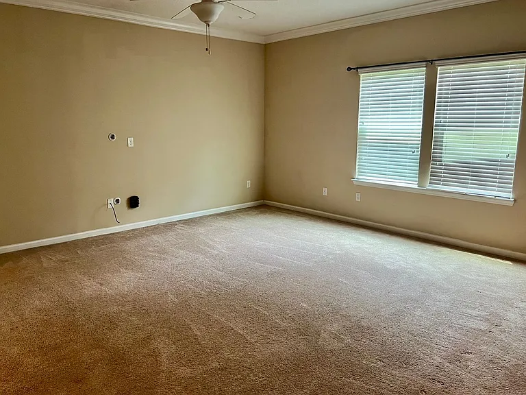 16057 Bainebridge Dr — Photo 22