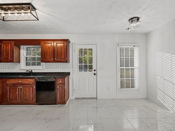 5th image of 640 Builder Dr
