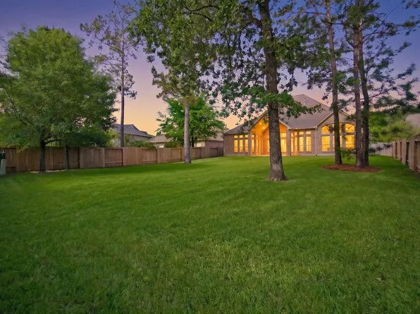 131 Hunter Hollow Dr, Montgomery, TX 77316