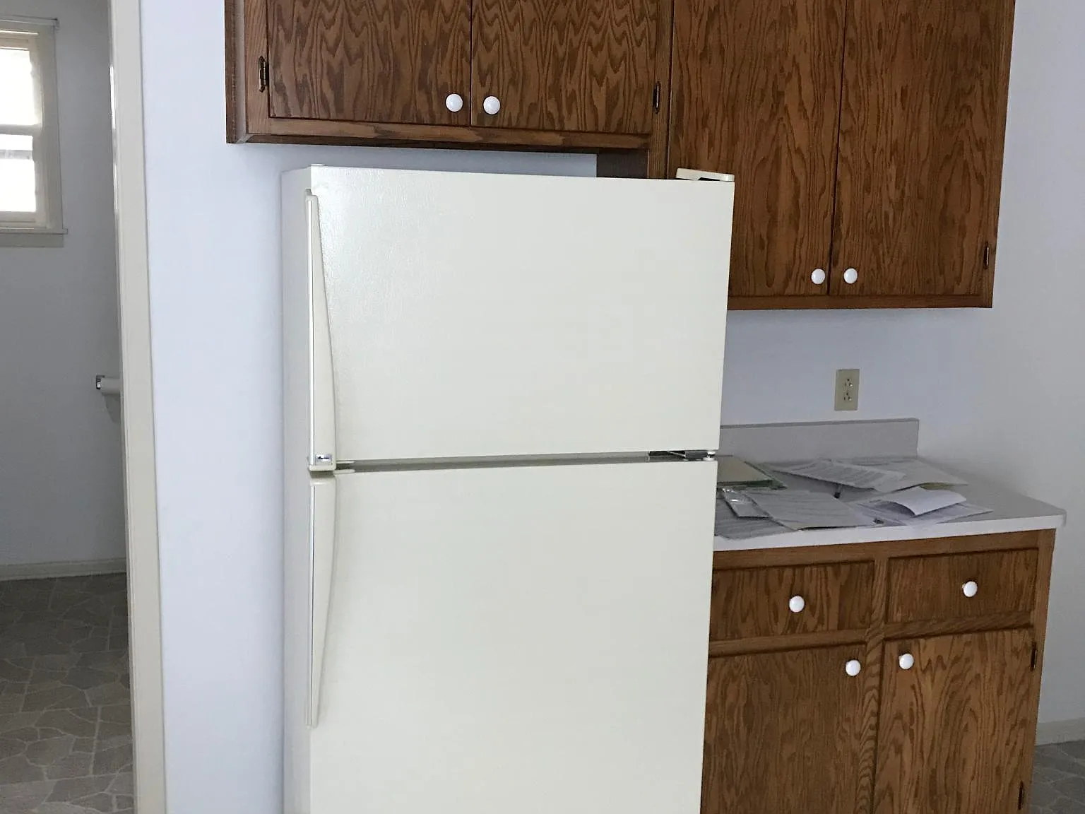 2 bed, 1.5 bath, 990 sqft, $1,350 — Photo 2