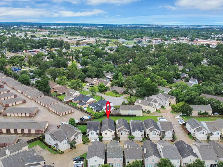 10062 Hillside Bayou Dr — Photo 49