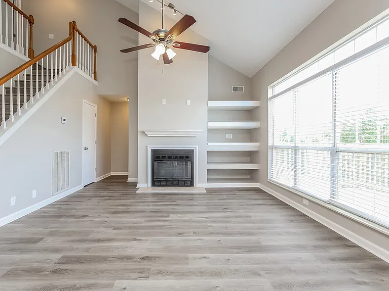 3108 Creekview Ln — Photo 4