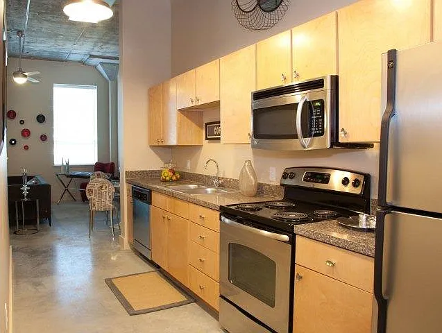 Blue Plate Artist Lofts — Photo 19