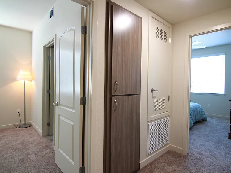 Lassen Villa Apartments — Photo 64