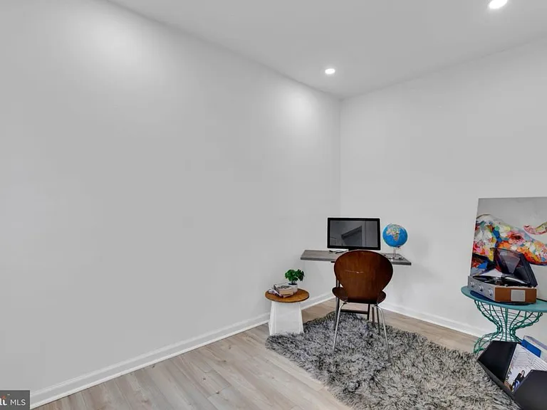 3352 Amber St — Photo 19