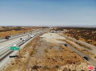 5940 Mariposa Rd, Oak Hills, CA 92344