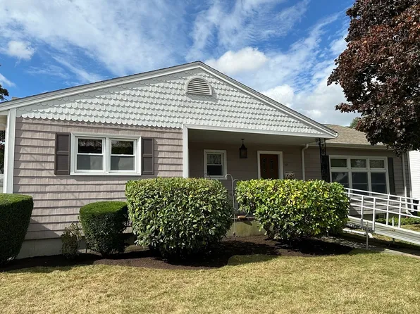 59 Burns St, New Bedford, MA 02740