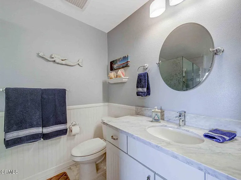 716 Island View Cir — Photo 32