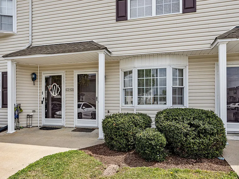 3809 E Vancroft Cir #C — Photo 2
