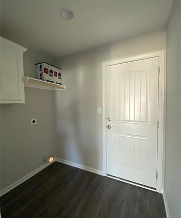 4th image of 1815 N Crane Ln