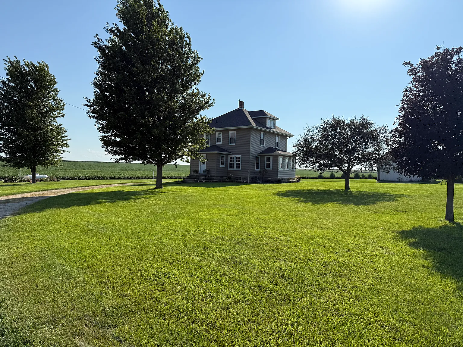 5 bed, 1568 sqft, $1,800 — Photo 1